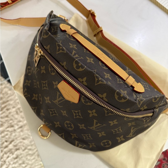 Designer inspired bumbag dark brown flower print with gold hardware - Picture 2 of 8